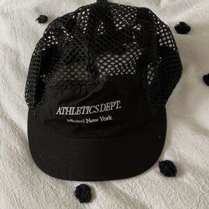 Minted New York running cap black